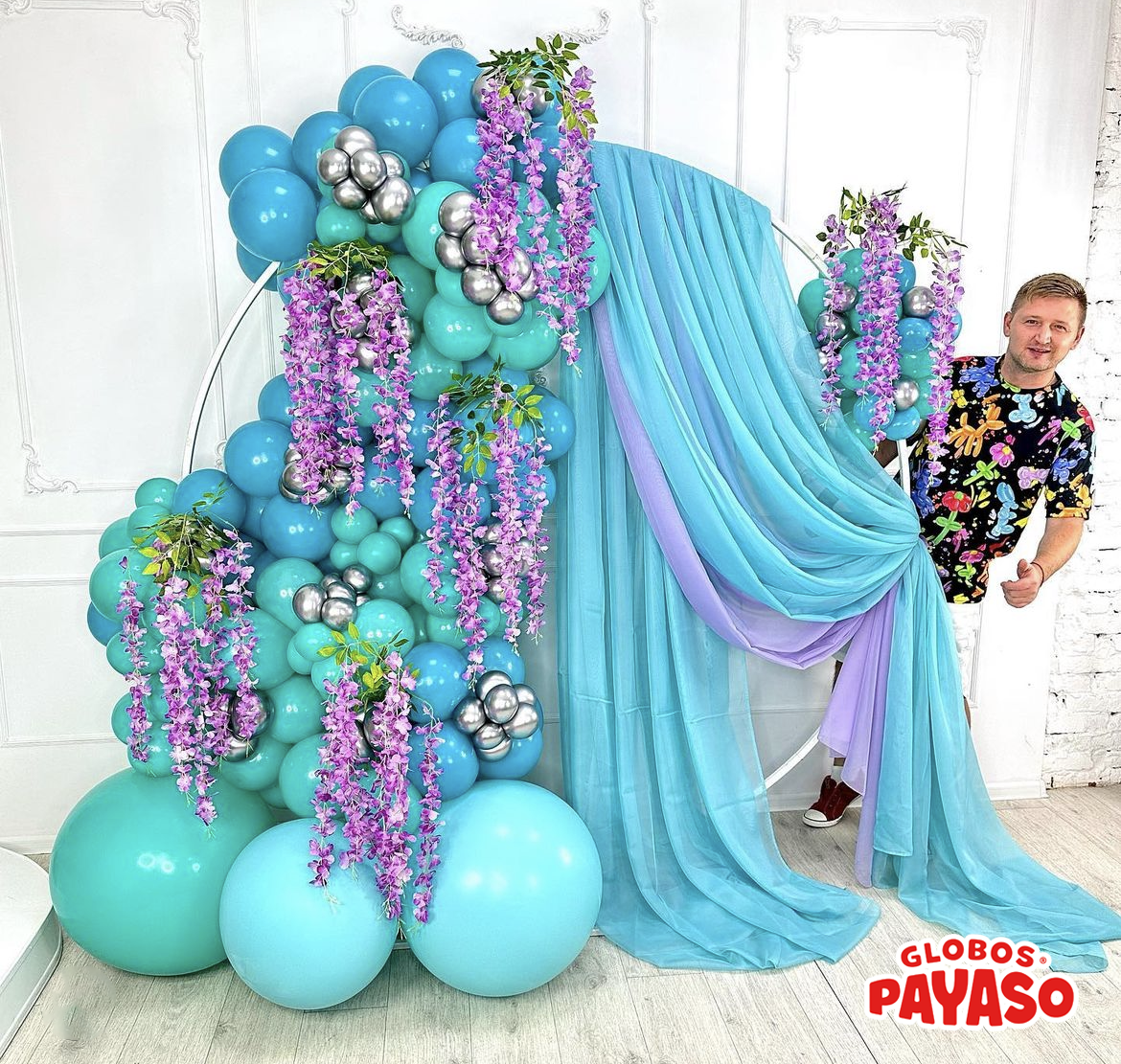 Balloons, flowers and fabric: a trendy decoration
